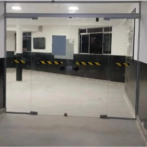 Porta pivotante