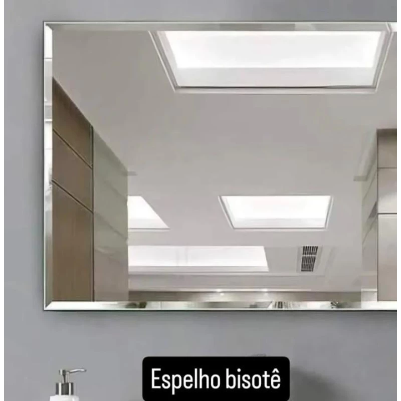 Espelho bisotě