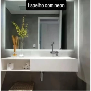 Espelho com Neon
